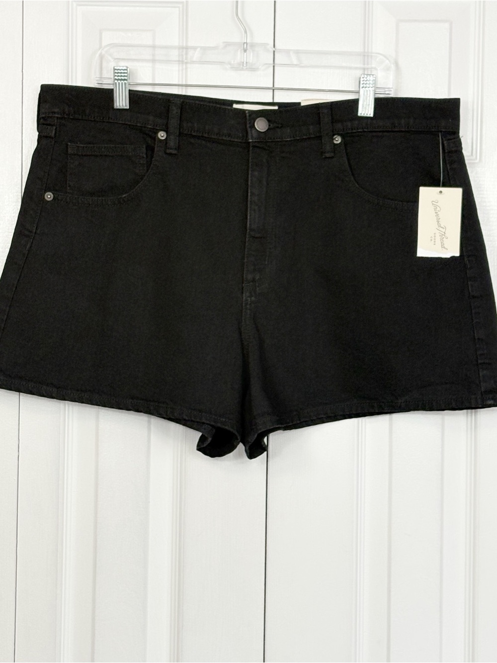 NWT Universal Thread Black Wash Denim High Rise 90s Cutoff Jean Shorts 16R